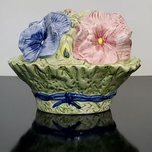 7 1/2" Ceramic Pastel Pansy Bouquet Covered Bowl Green Pink Yellow Blue Flowers